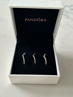 Pandora Silver Sparkling and polished wishbone Ring Set